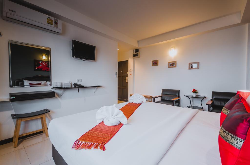 Th Beach Hotel Huahin Kültér fotó